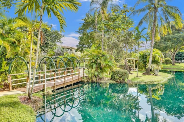 5171 W Oakland Park Boulevard 101, sold in Petunia Gardens Condo, Lauderdale Lakes, FL