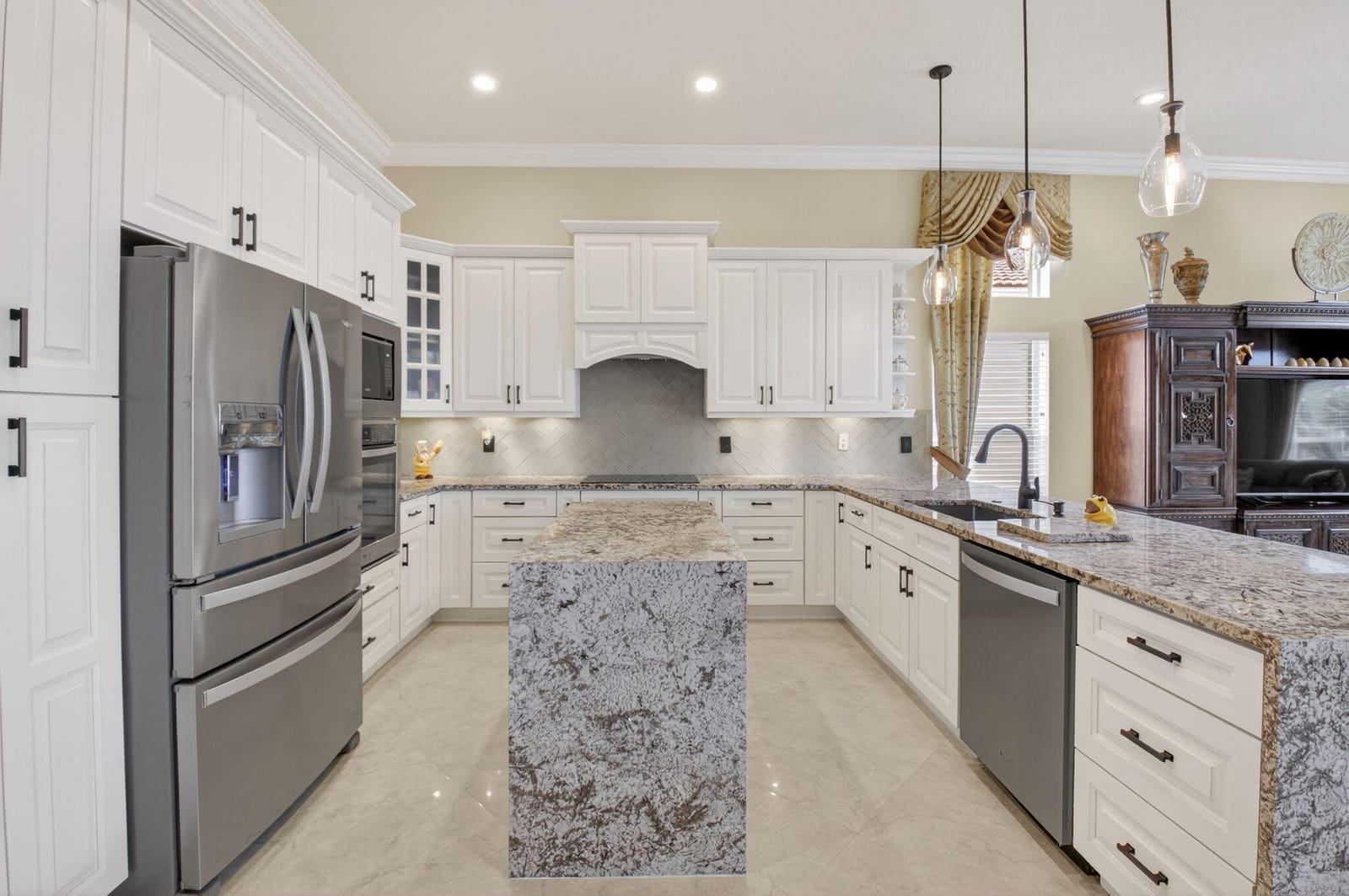 13644 Sandy Malibu Point — photo 4