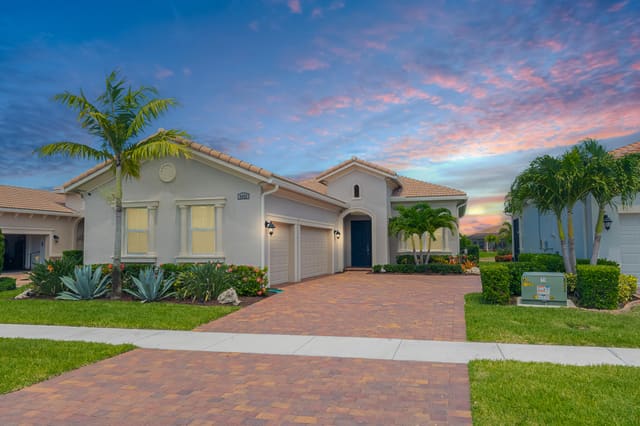 8822 SW Montova Way, Port St. Lucie, FL 34987