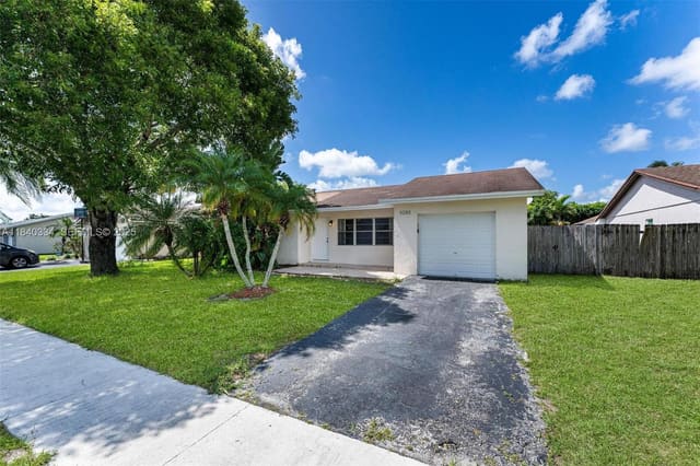 9285 Affirmed Lane, sold in Spanish Isles Ii, Boca Raton, FL