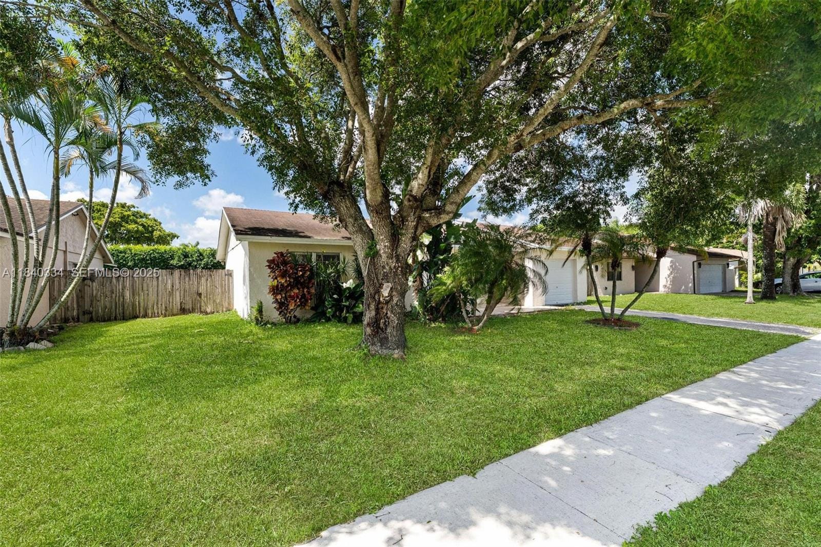 9285 Affirmed Lane, Boca Raton, FL 33496 photo 2