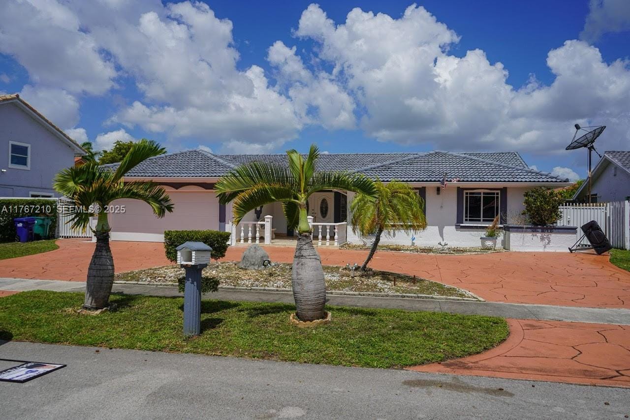 20040 NW 63rd Avenue, Hialeah, FL 33015