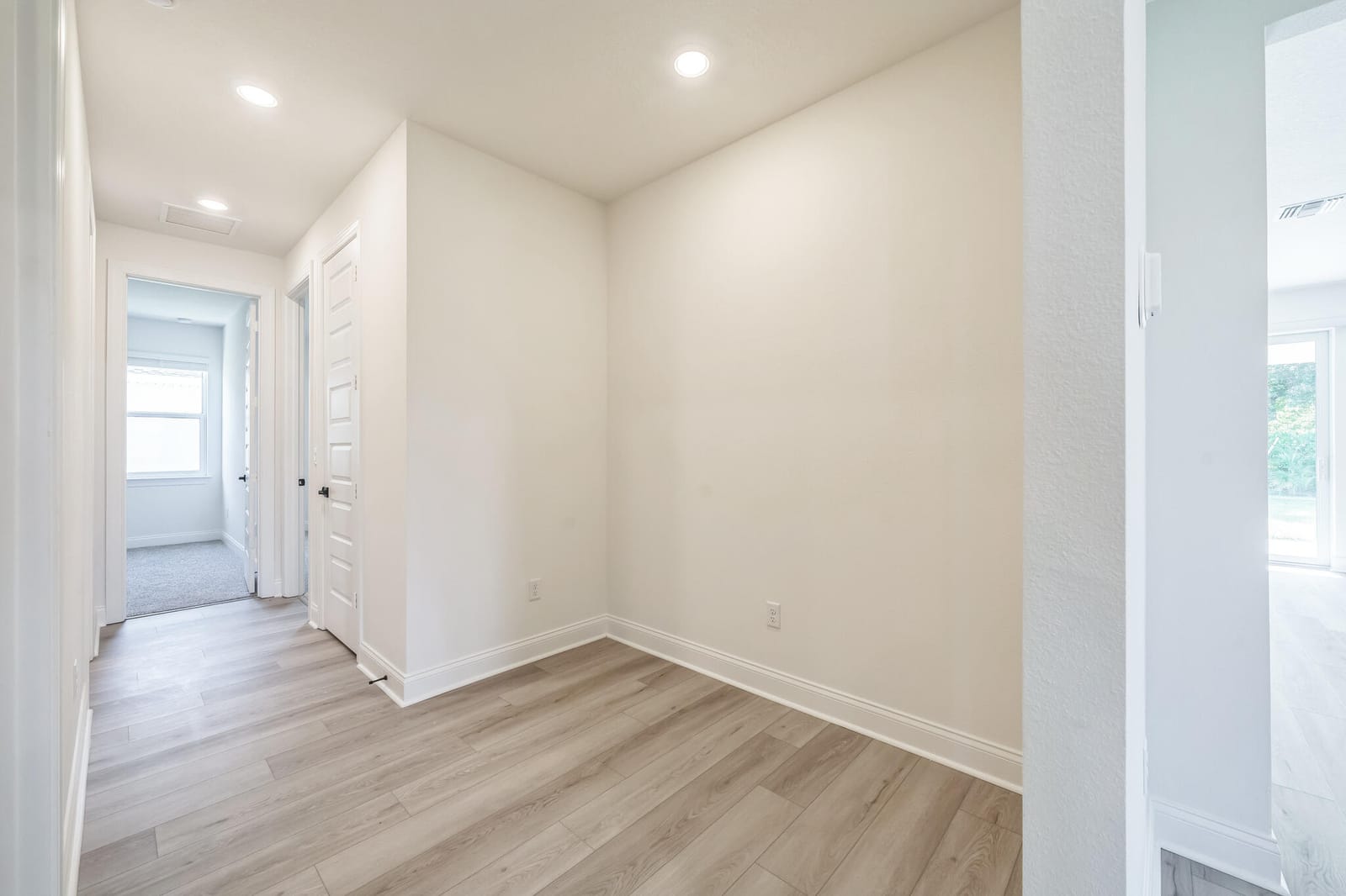5963 Hampton Park Circle — photo 10