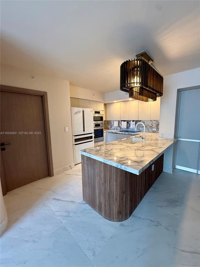 2080 S Ocean Drive 809, sold in 2080 Ocean Drive Condo, Hallandale Beach, FL