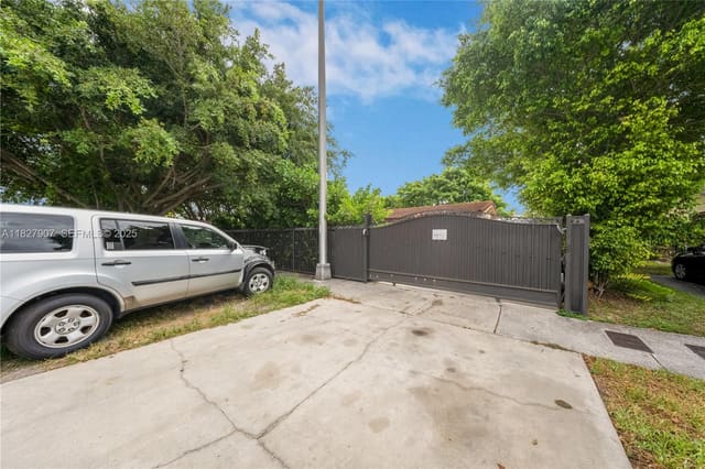 3631 SW 127th Avenue, sold in Southern Ests 7th Addn Se, Miami, FL