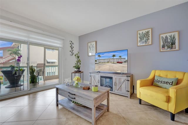 5300 Washington Street I203, sold in Beverly Hills, Hollywood, FL
