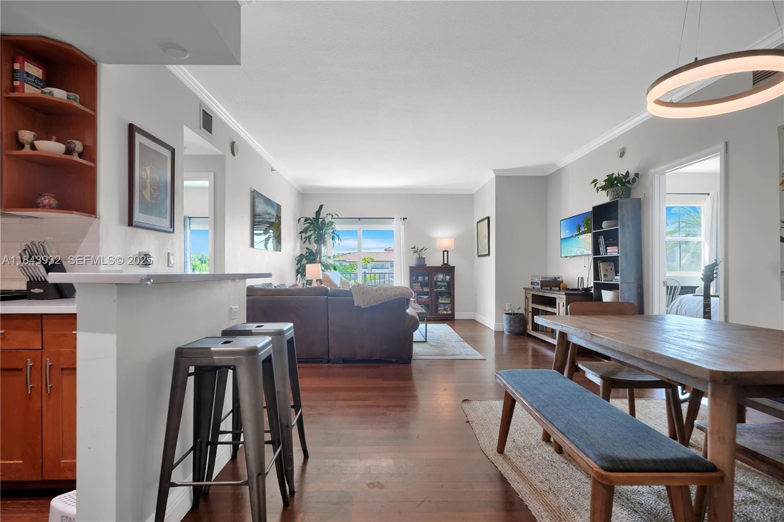 20 Calabria Avenue 302 — photo 2