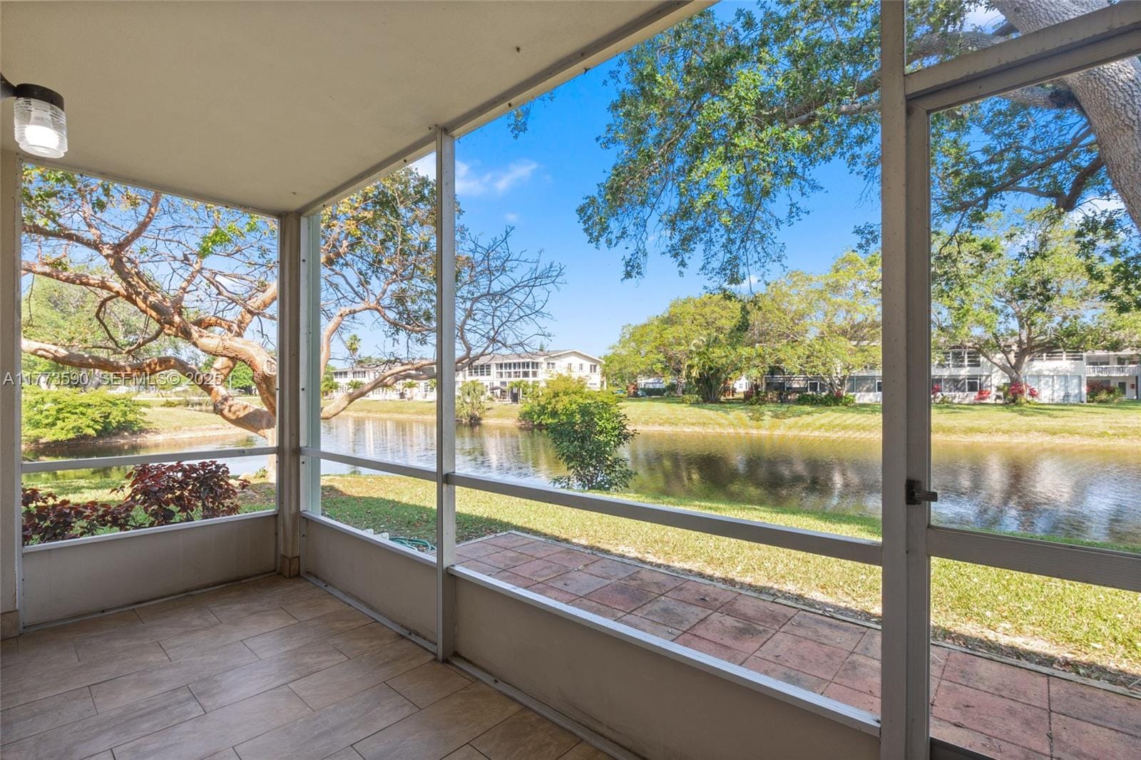 10 Oakridge B 10, Deerfield Beach, FL 33442
