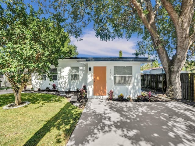 2720 SW 13th Avenue, sold in Devonshire, Fort Lauderdale, FL