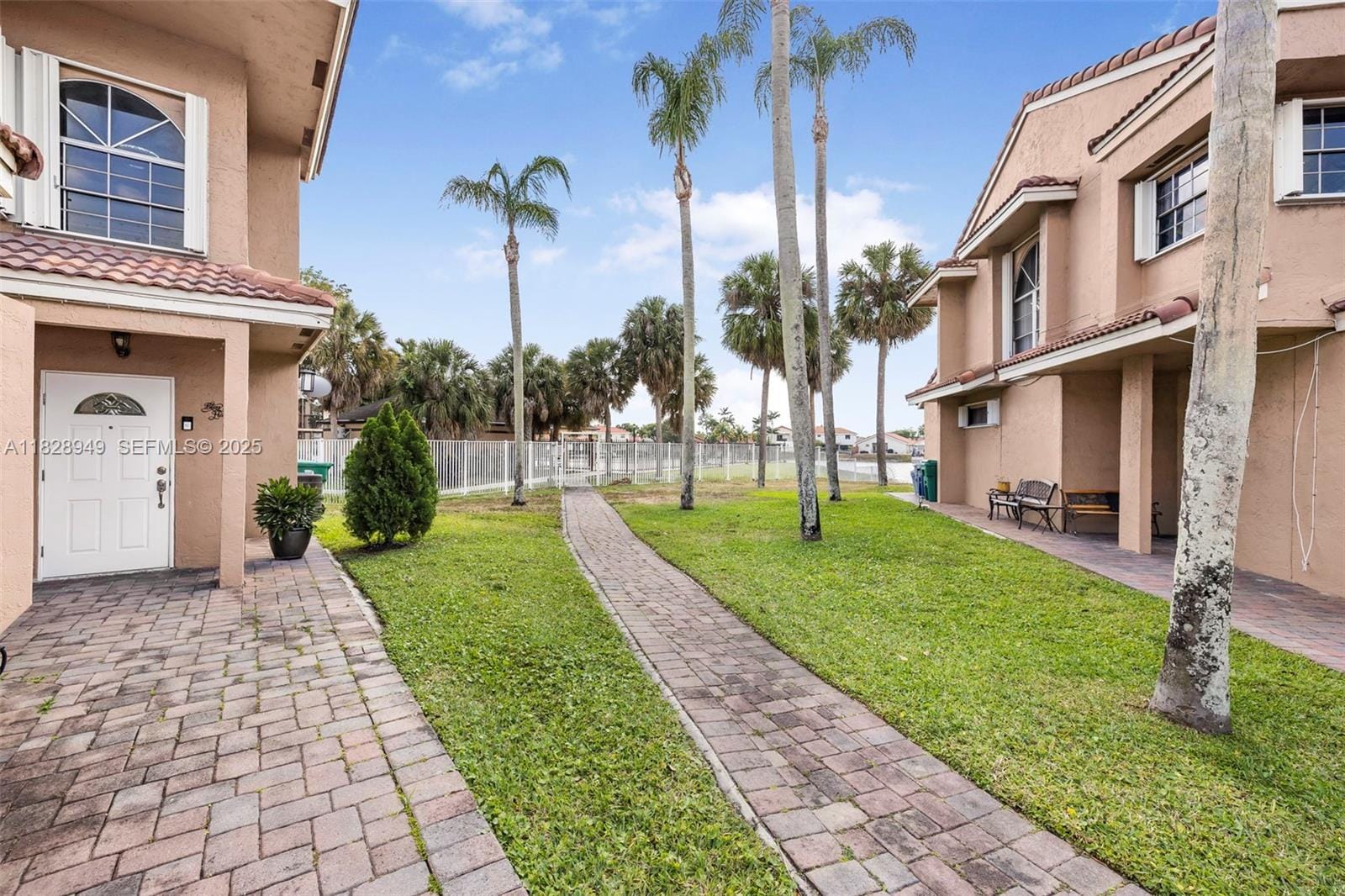 8252 NW 191st Lane 15R, Hialeah, FL 33015 photo 3
