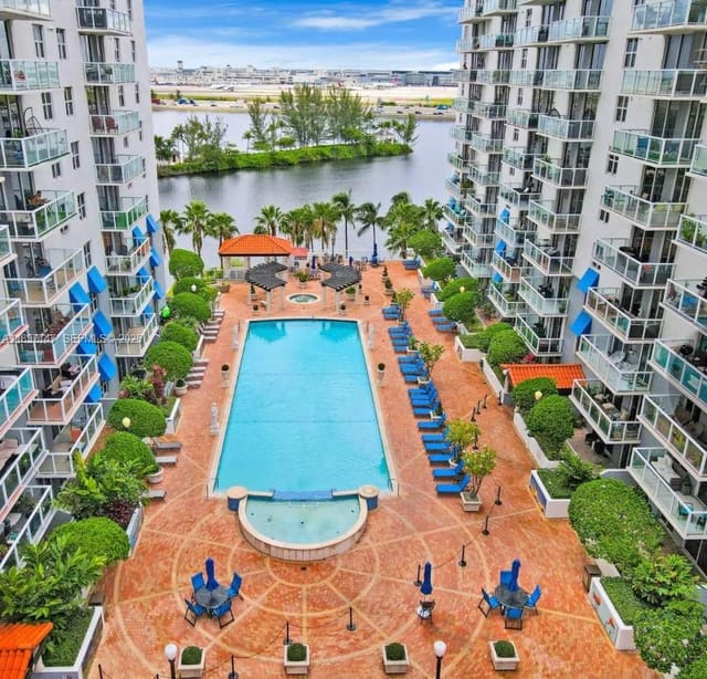 5085 NW 7th Street PH1, Miami, FL 33126
