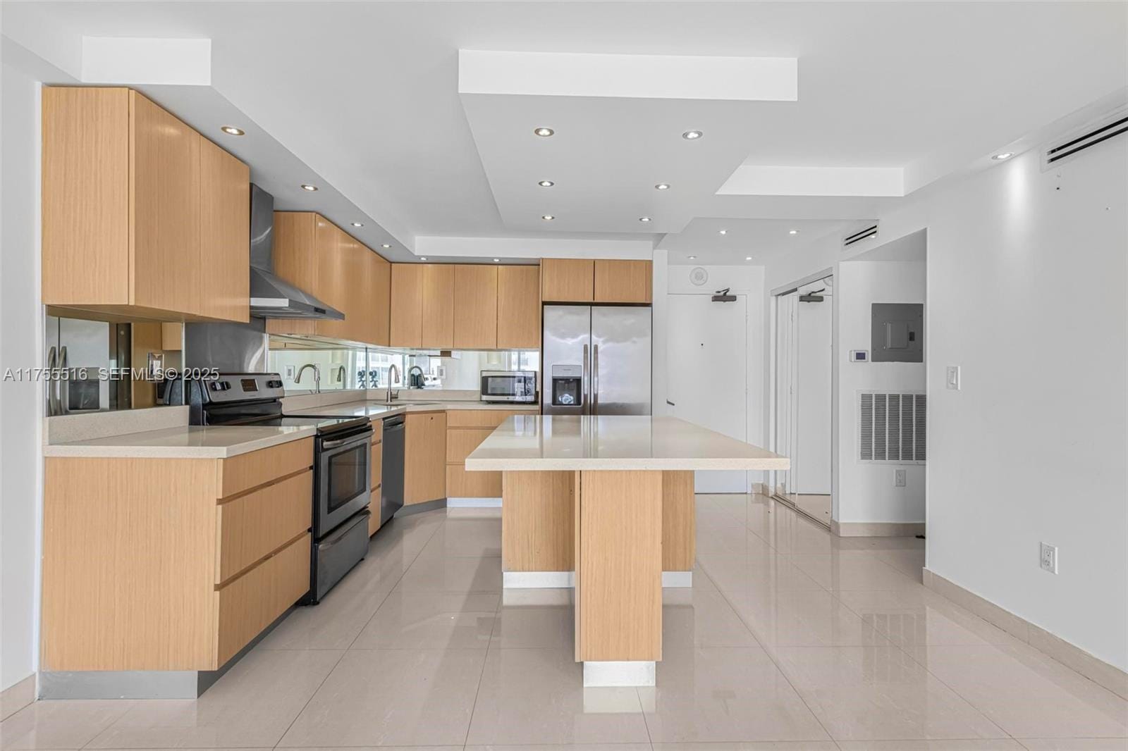 401 Ocean Drive 1011, Miami Beach, FL 33139 photo 4