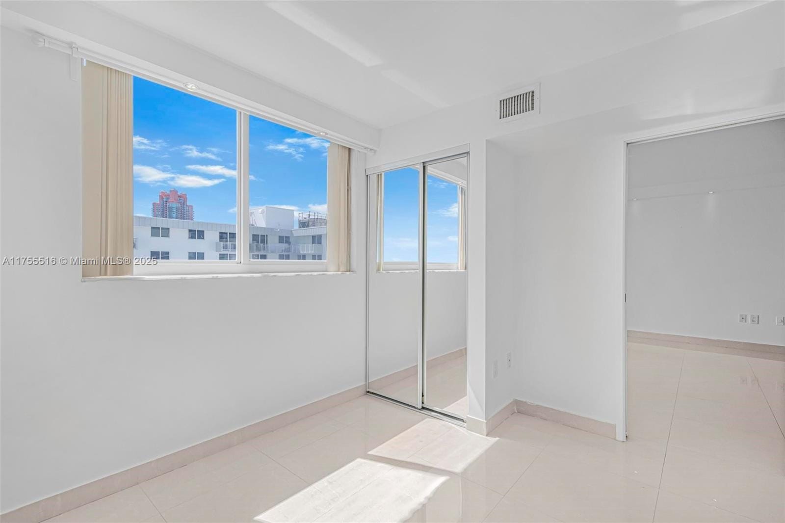 401 Ocean Drive 1011, Miami Beach, FL 33139 photo 7