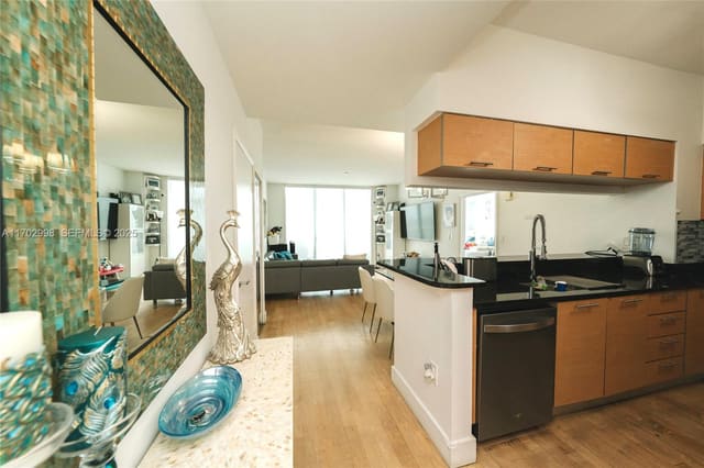 31 SE 5th Street 3817, Miami, FL 33131