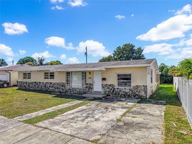 16560 SW 102nd Court, sold in Samson Highlands, Miami, FL