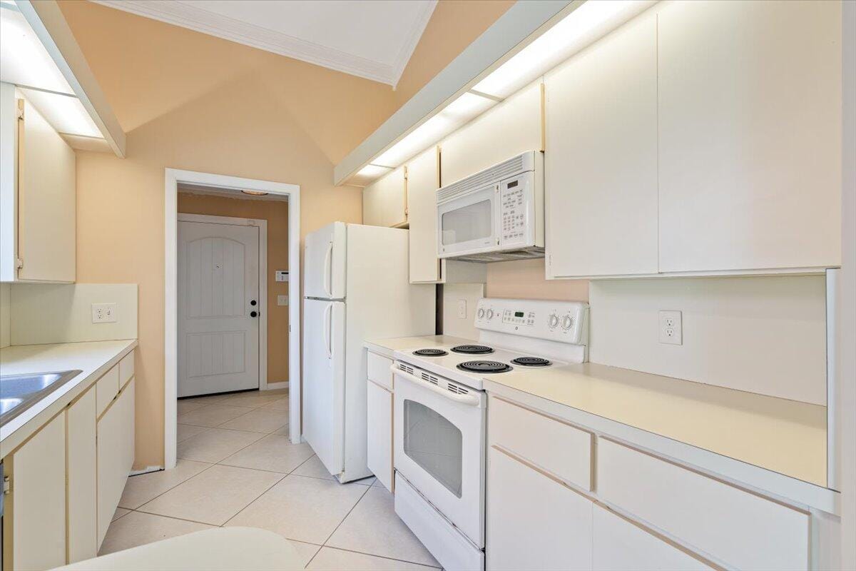 2646 Mohawk Circle, West Palm Beach, FL 33409 photo 16