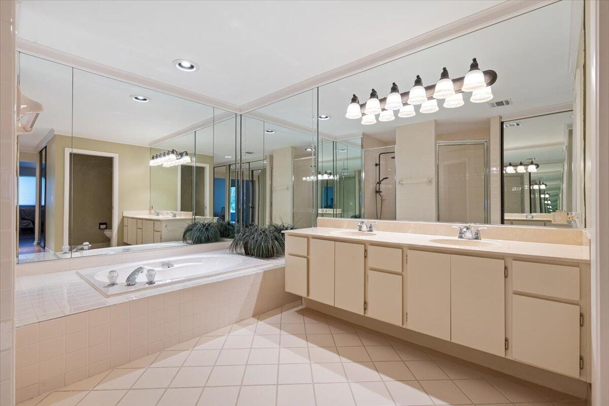 2646 Mohawk Circle, West Palm Beach, FL 33409 photo 23