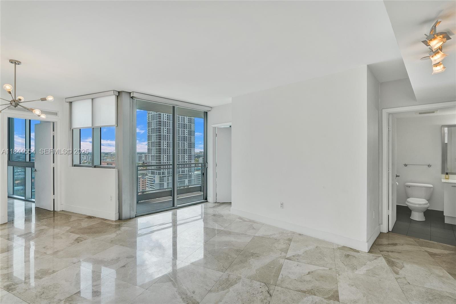 92 SW 3rd Street 2106, Miami, FL 33130 photo 2