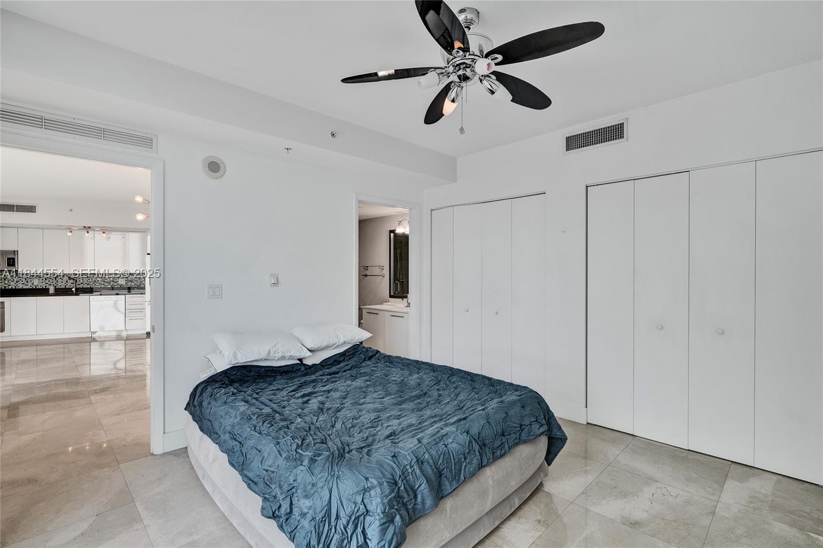 92 SW 3rd Street 2106, Miami, FL 33130 photo 12