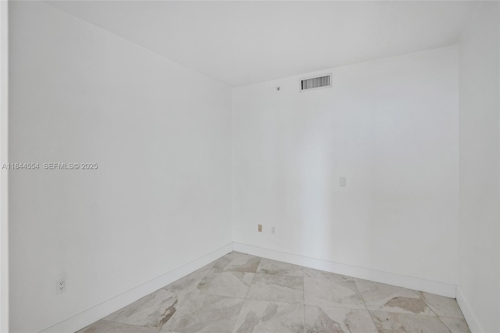 92 SW 3rd Street 2106, Miami, FL 33130 photo 17
