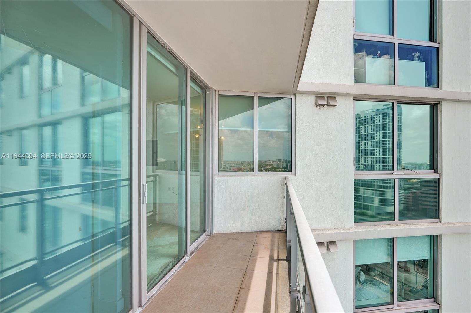 92 SW 3rd Street 2106, Miami, FL 33130 photo 25