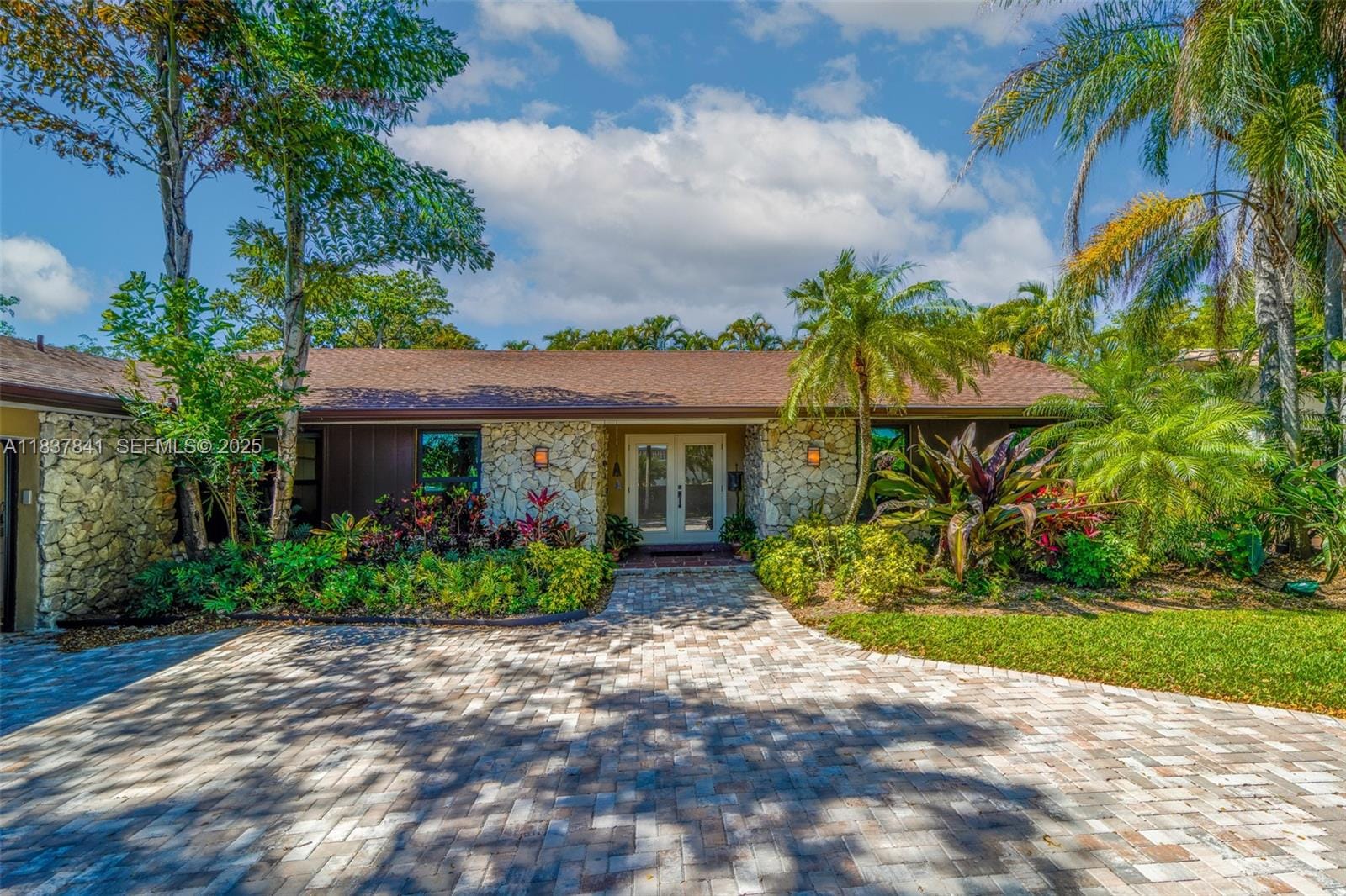 20340 NE 21st Avenue, Miami, FL 33179