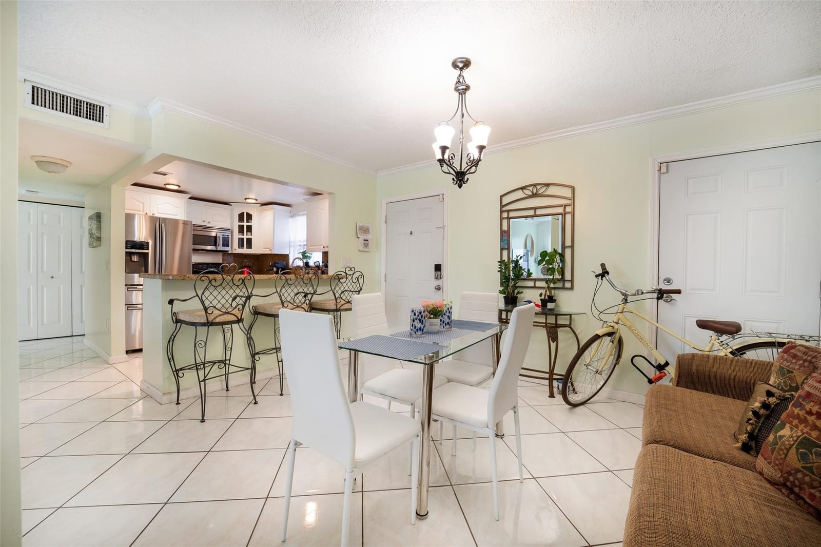 9359 Fontainebleau Boulevard F208 — photo 4