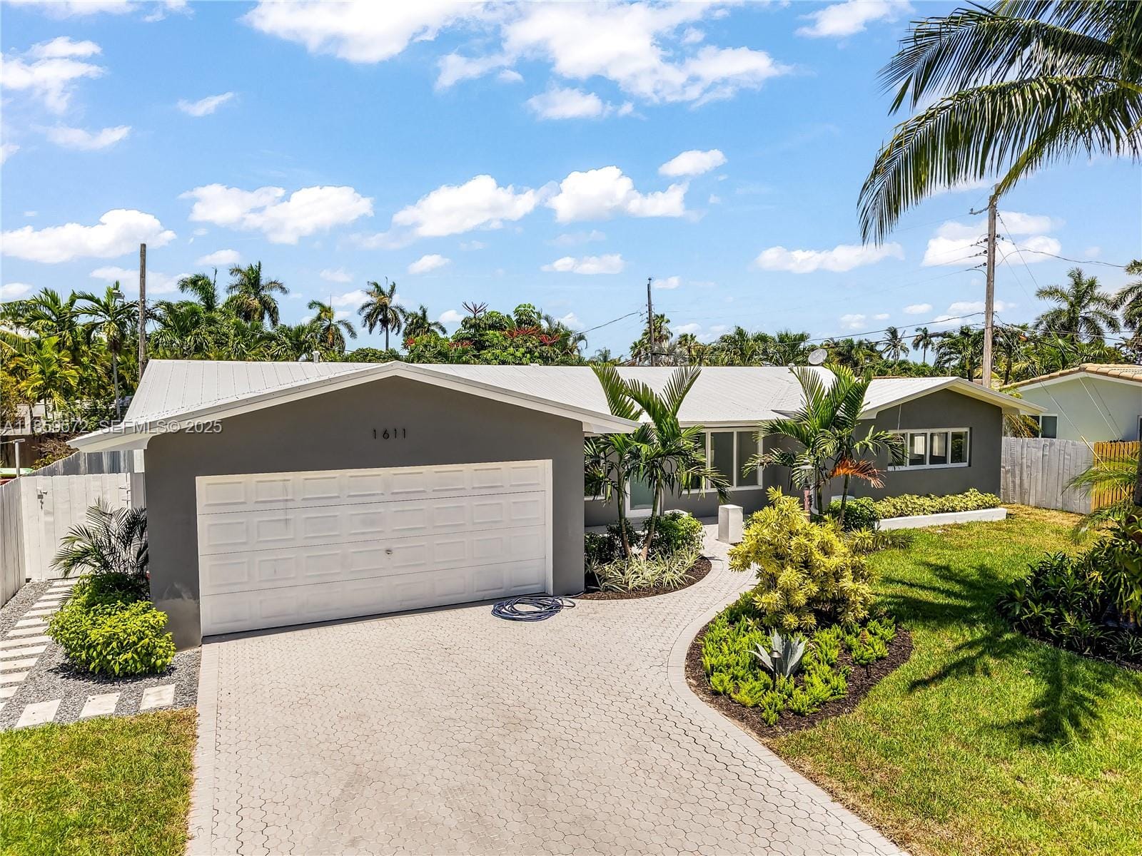 1611 NE 40th Place, Oakland Park, FL 33334