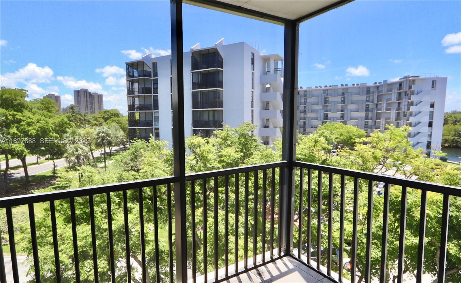 3475 N Country Club Drive 501, Aventura, FL 33180 photo 3