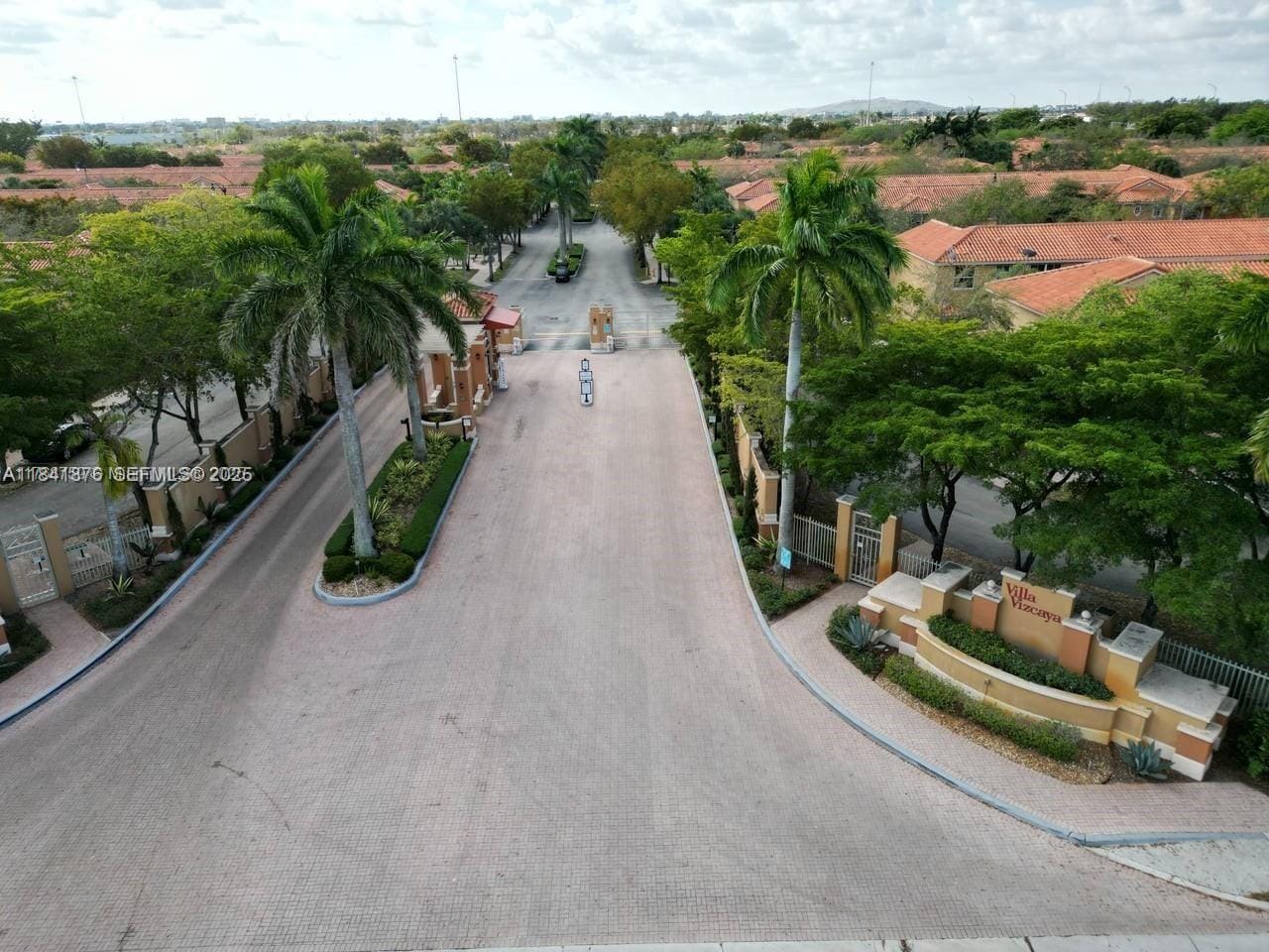 8424 NW 139th Terrace 2705, Miami Lakes, FL 33016 photo 28
