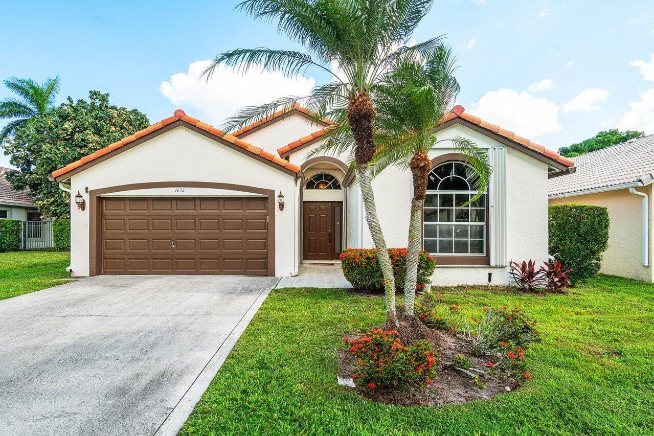 1652 Oak Berry Circle, Wellington, FL 33414