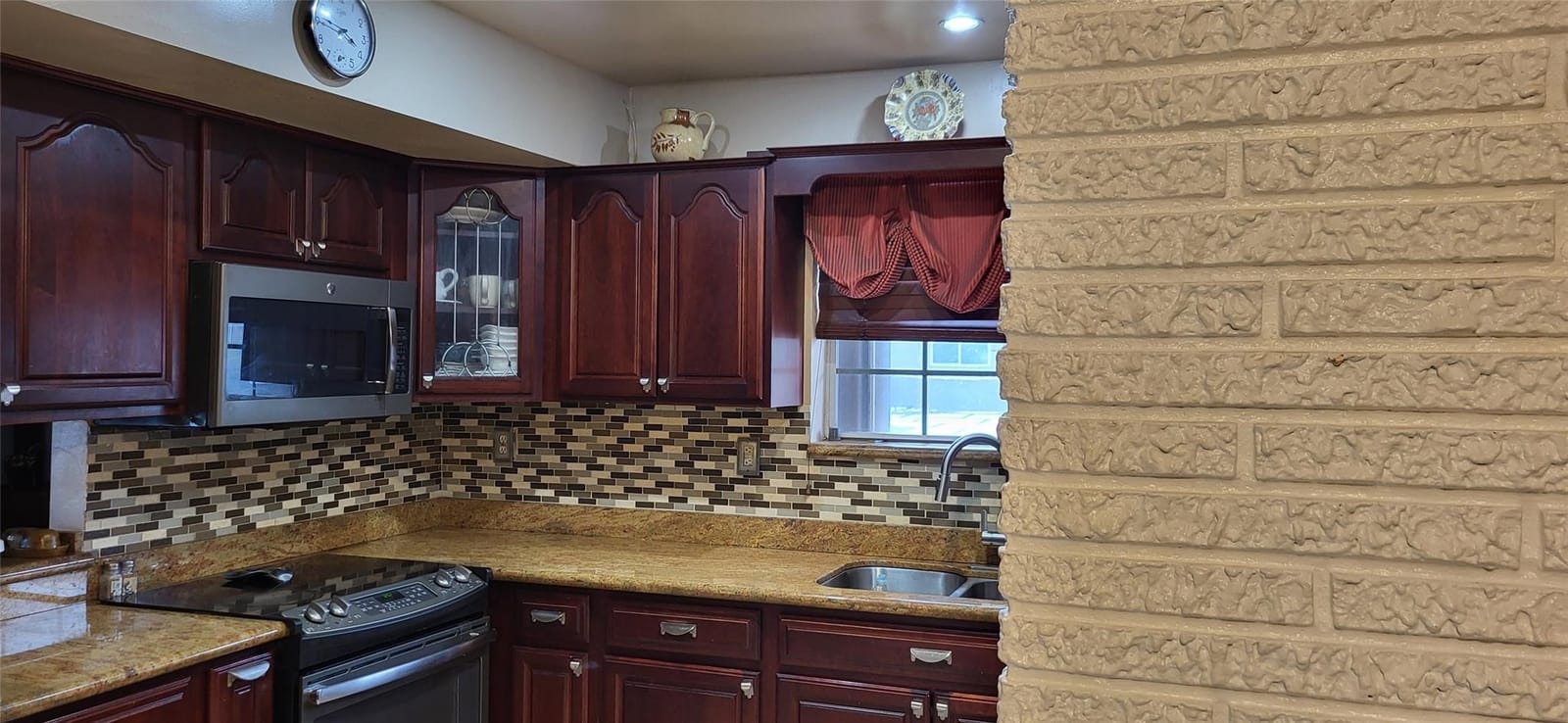 2495 NW 111th Street, Miami, FL 33167 photo 17