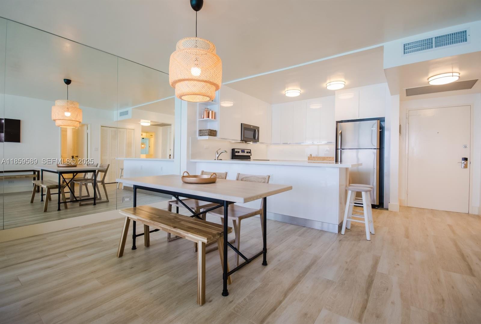 5601 Collins Avenue 1204 — photo 2