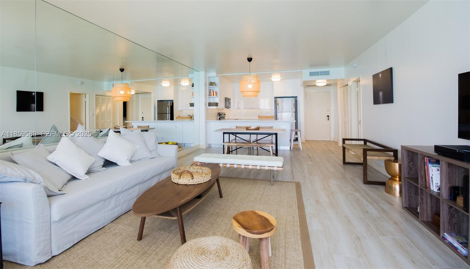 5601 Collins Avenue 1204 — photo 3