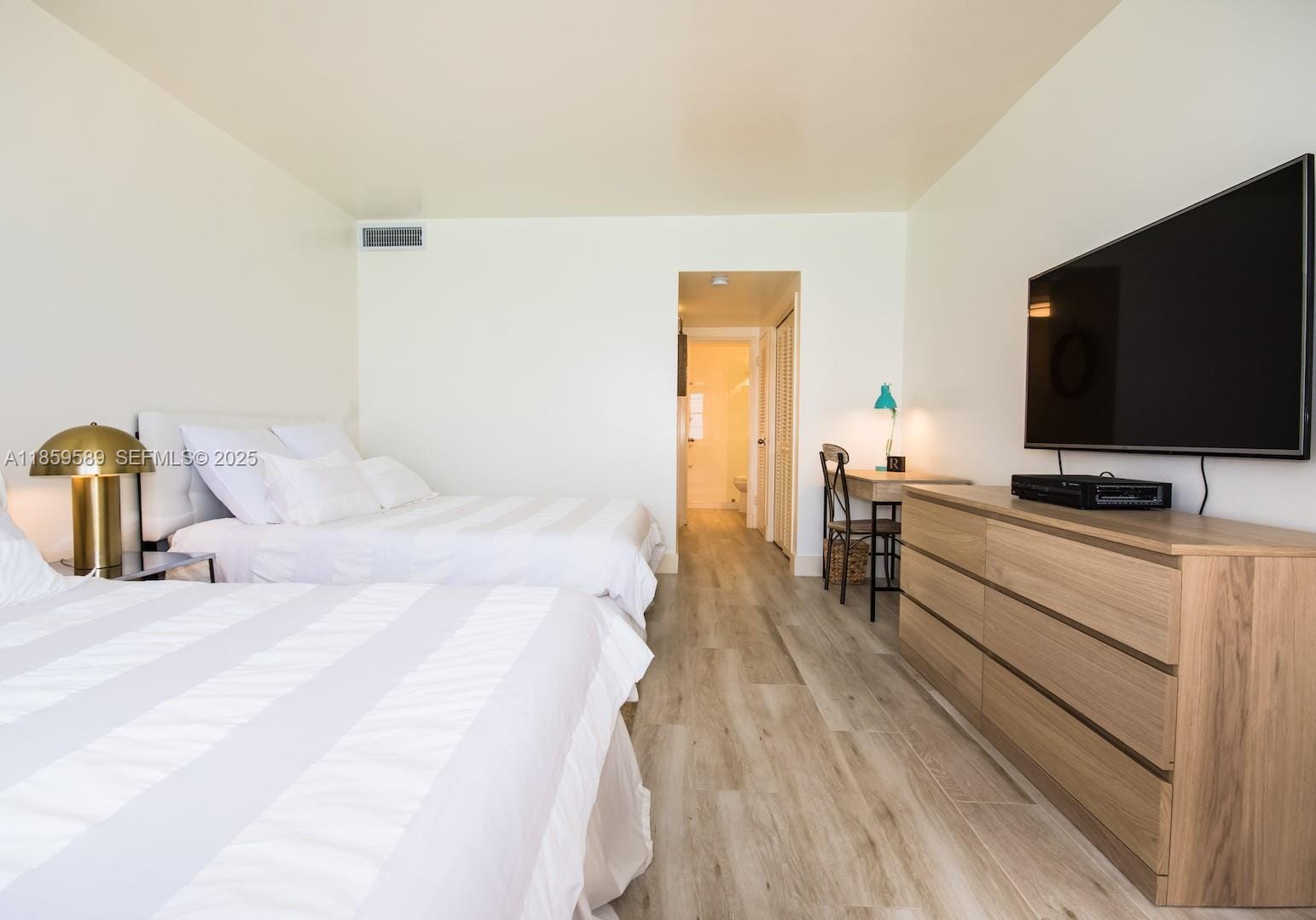 5601 Collins Avenue 1204 — photo 9