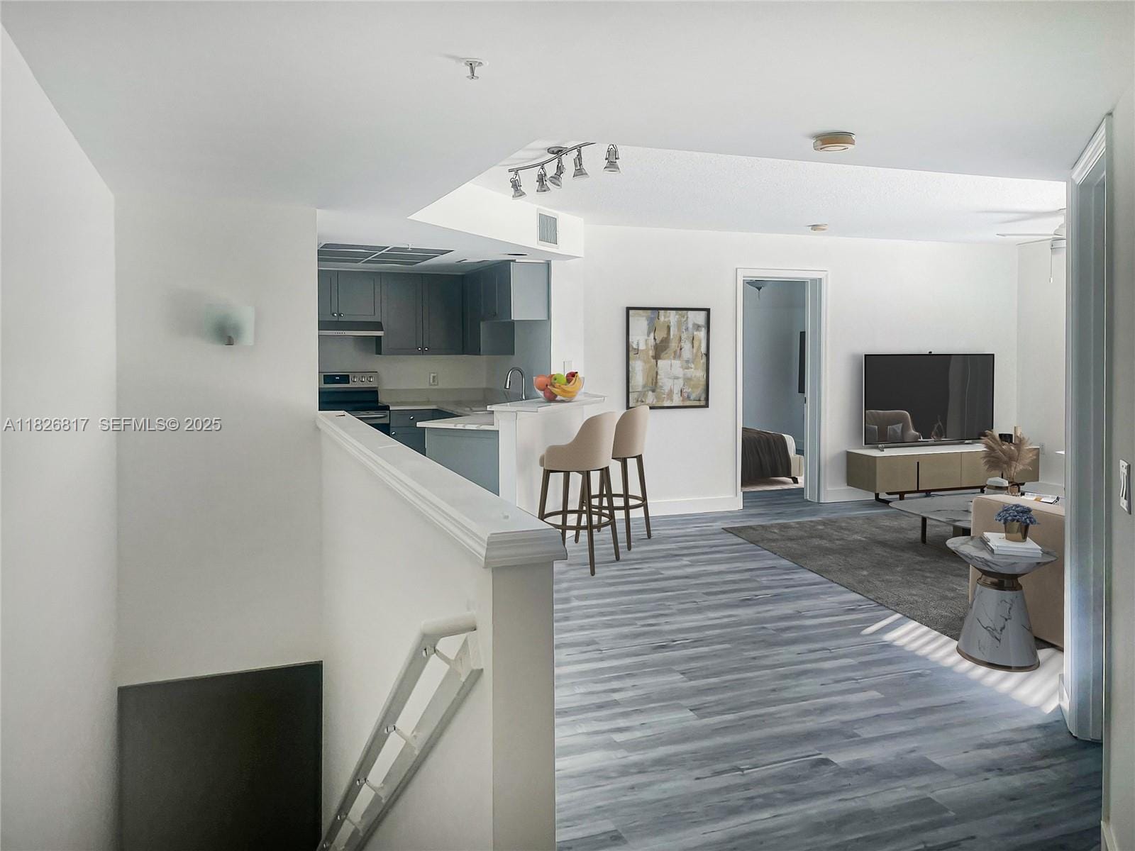 2009 SE 10th Avenue 318 — photo 2