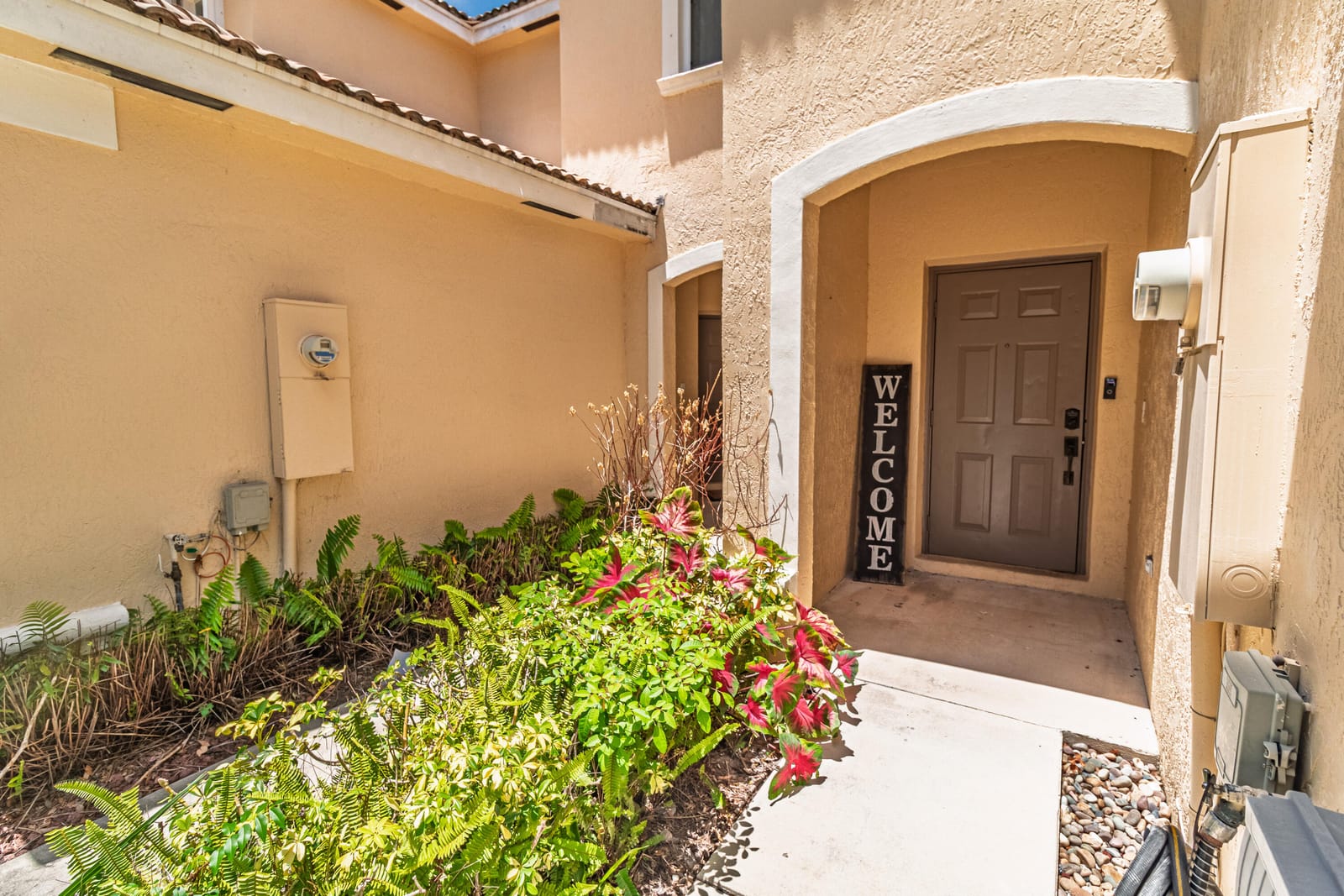 1483 Barrymore Court — photo 2