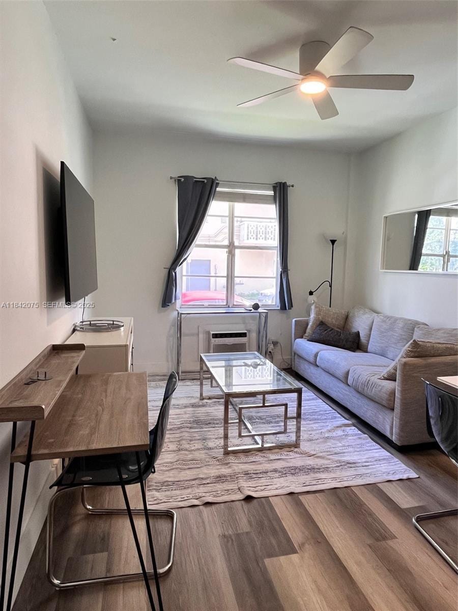 1 bedroom home for sale at 3030 Collins, Miami Beach, FL 33140 — $310,000