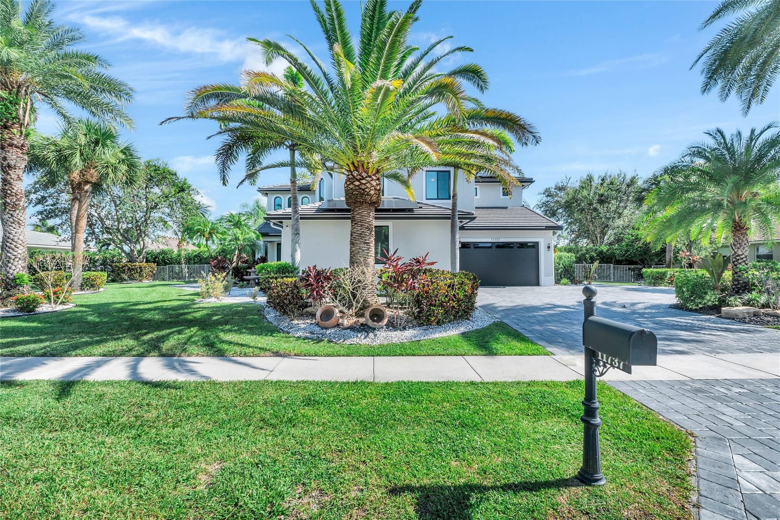 11737 Windsor Bay Place — photo 4