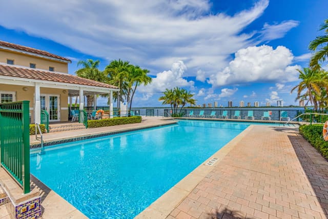 1120 Lake Shore Drive 206, Lake Park, FL 33403