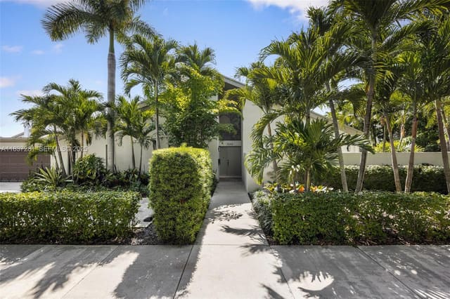 7045 SW 67th Avenue 40, South Miami, FL 33143