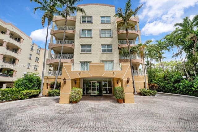 1824 Brickell Avenue 4D, sold in Villa Brickell, Miami, FL