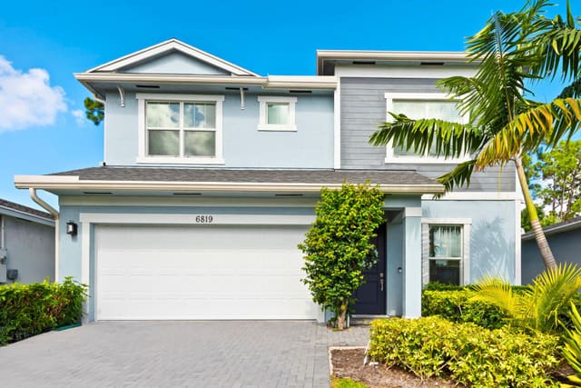 6819 Pointe Of Woods Drive, sold in Pointe Of Woods Pud, West Palm Beach, FL