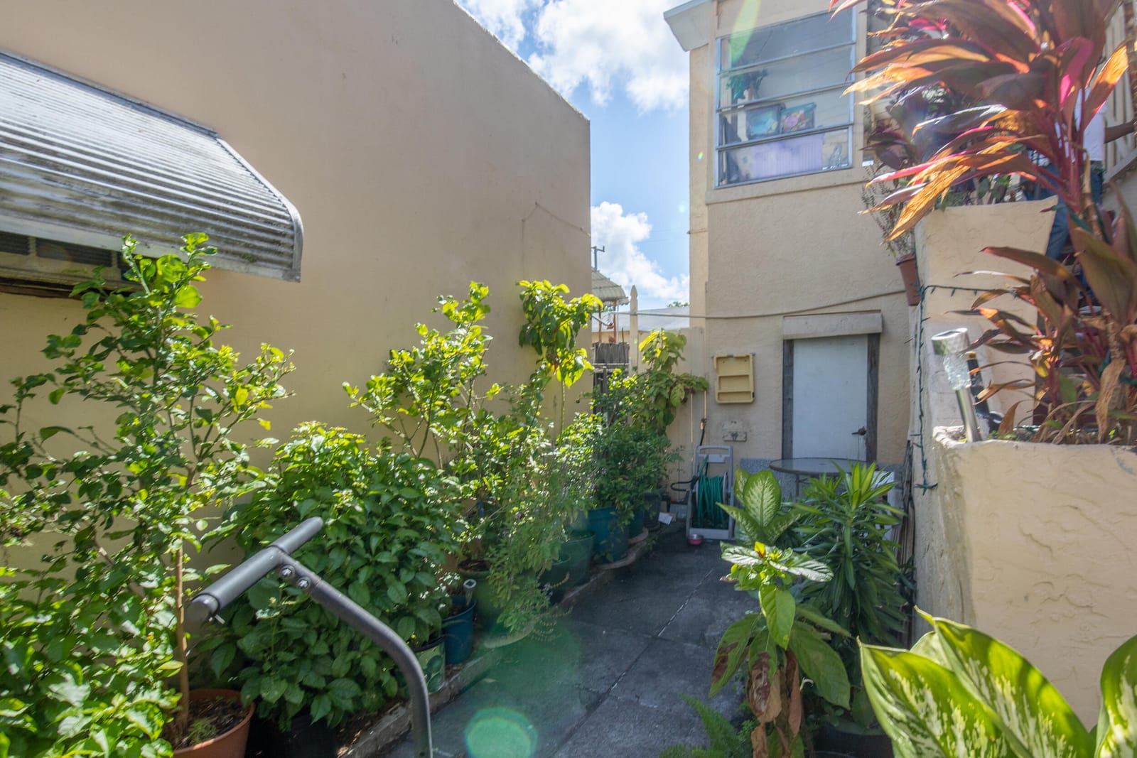 928 S Dixie Highway — photo 4