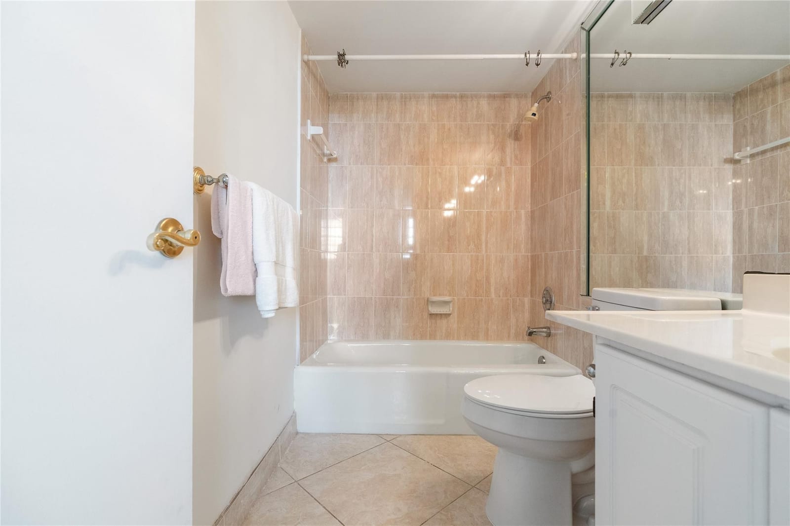 2731 NE 14th Street Causeway 637 — photo 9