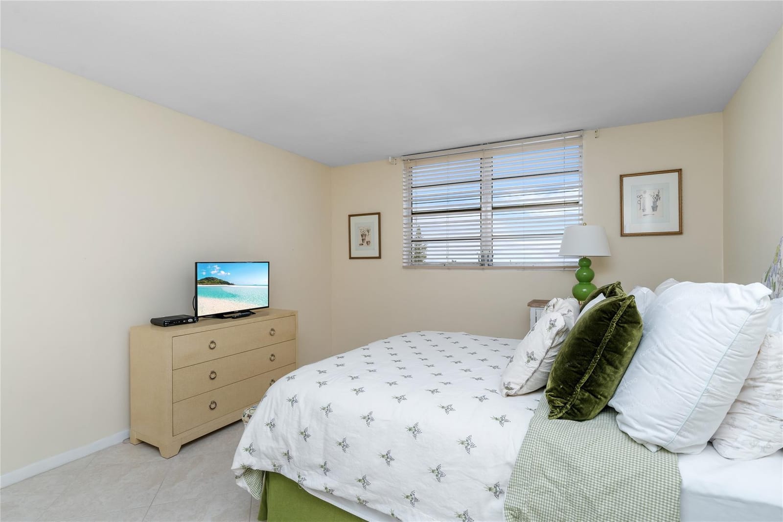 2731 NE 14th Street Causeway 637 — photo 10