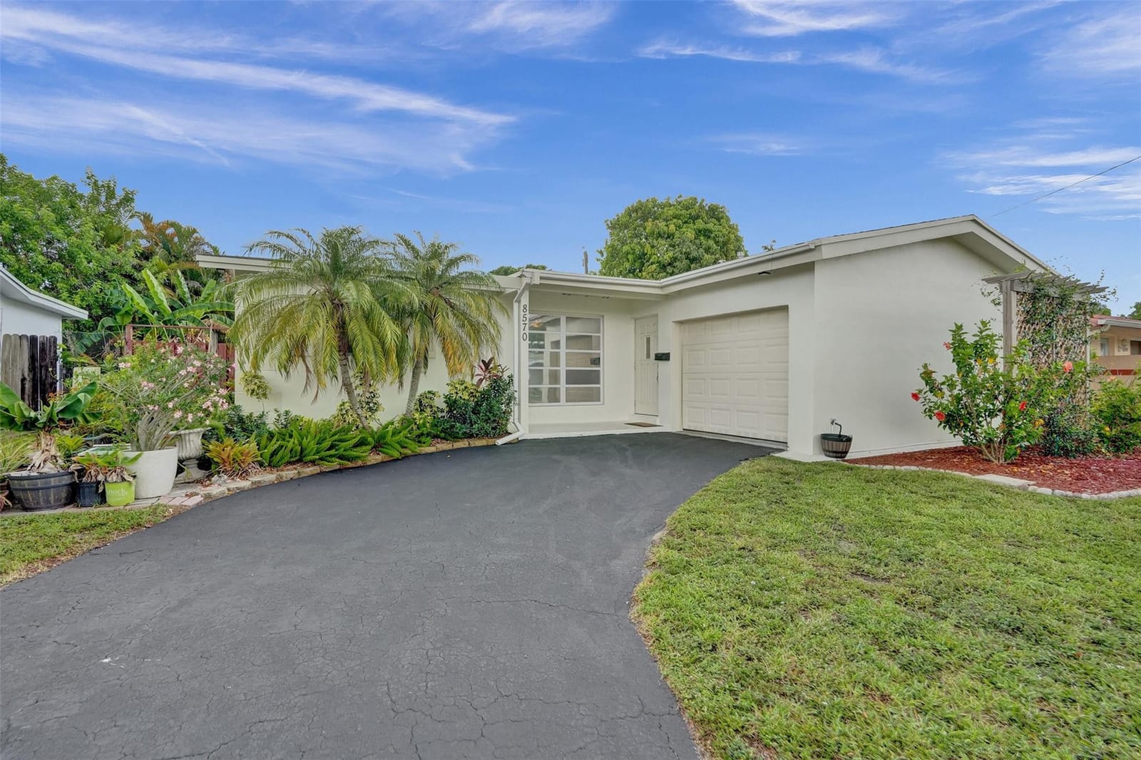 8570 NW 25th Street, Sunrise, FL 33322