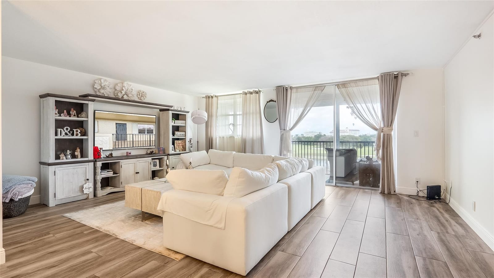 3300 W Rolling Hills Circle 504, Davie, FL 33328 photo 7