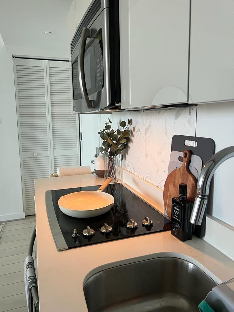 2602 E Hallandale Beach Boulevard R1010 — photo 3
