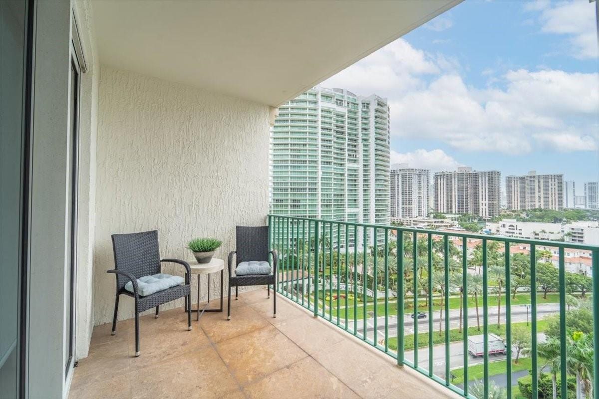 20000 E Country Club Drive 1209N, Aventura, FL 33180 photo 14